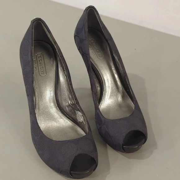 Coach Heels Peep Toe size 7 Black - Picture 2 of 13